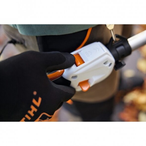 Akumuliatorinis kombi variklis STIHL KMA 120 R- AP SISTEMA/ DOVANA AP 300S PERKANT KOMPLETE 4